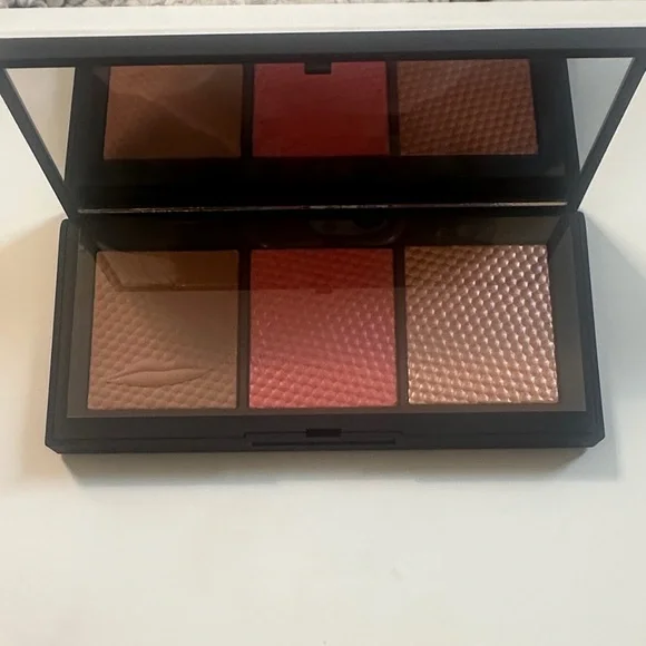 NARS Blush and Bronzer Palette - Picture 4 of 5